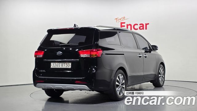 Kia Canival 2016 — photo 2