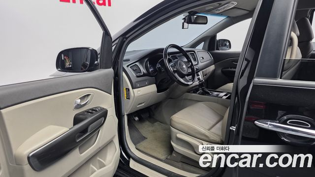 Kia Canival 2016 — photo 13