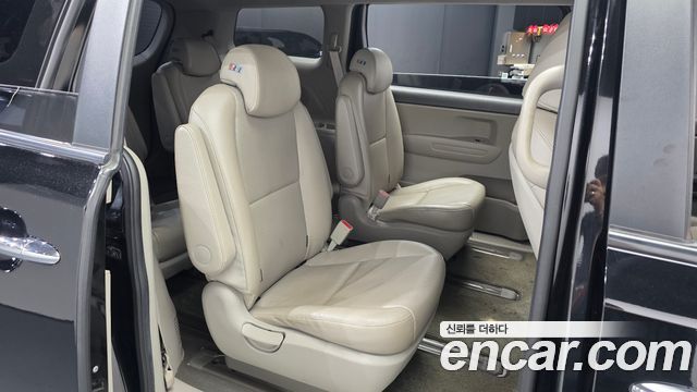 Kia Canival 2016 — photo 18