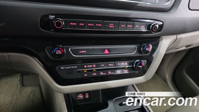 Kia Canival 2016 — photo 22