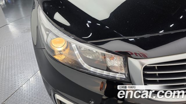 Kia Canival 2016 — photo 8