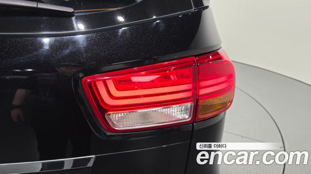 Kia Canival 2016 — photo 9