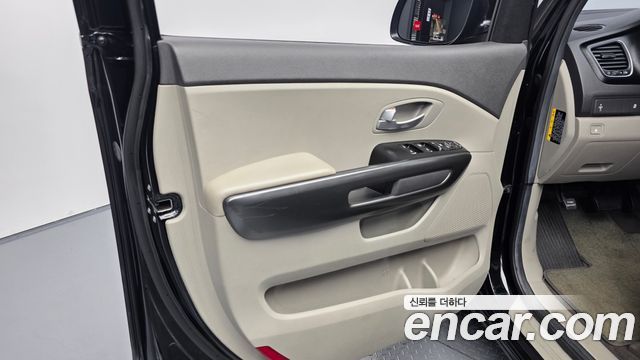 Kia Canival 2016 — photo 14