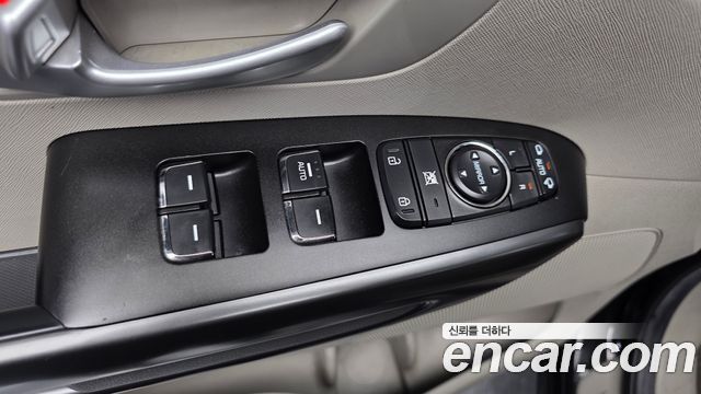 Kia Canival 2016 — photo 30
