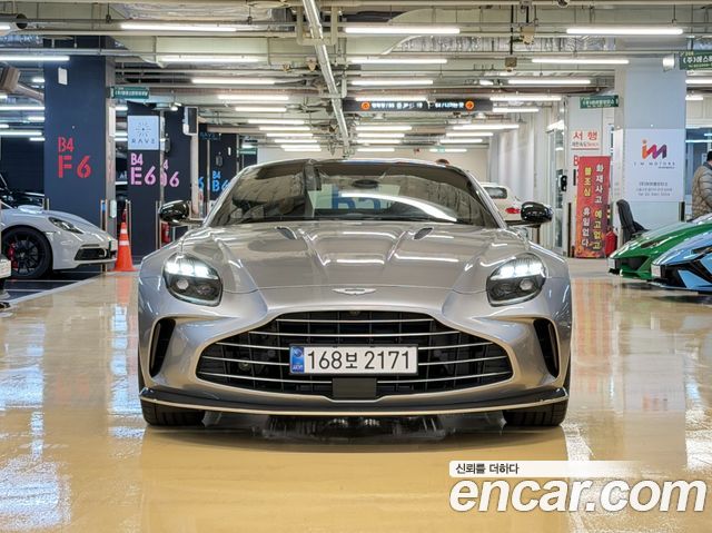Aston Martin Vantage 2025 — photo 3