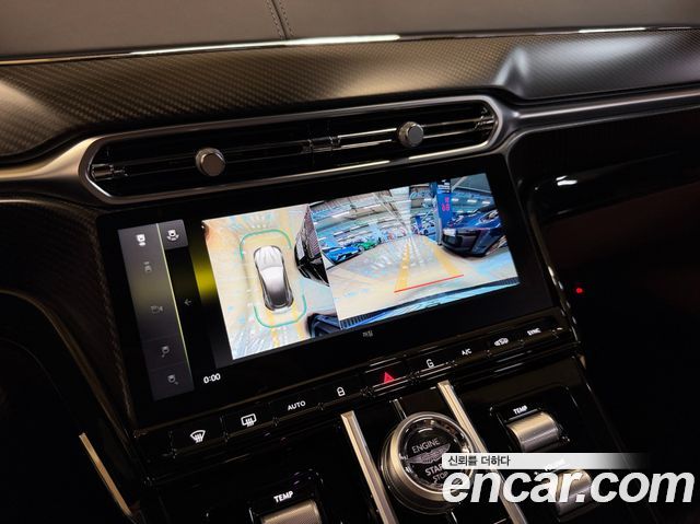 Aston Martin Vantage 2025 — photo 12