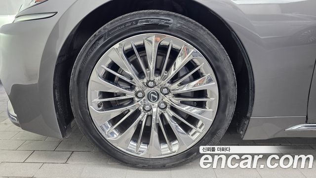 Lexus LS 2019 — photo 5