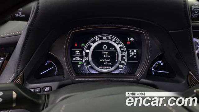 Lexus LS 2019 — photo 8
