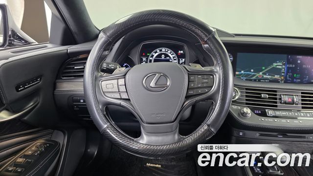 Lexus LS 2019 — photo 13