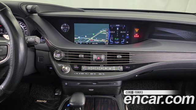 Lexus LS 2019 — photo 14
