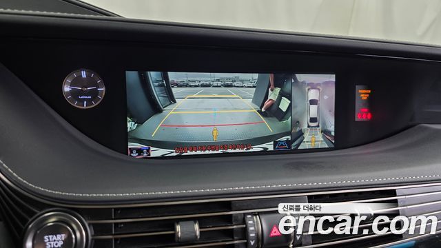 Lexus LS 2019 — photo 15
