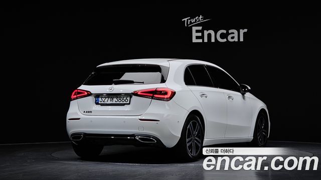 Mercedes-Benz A-Class 2021 — photo 2