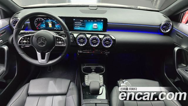 Mercedes-Benz A-Class 2021 — photo 10