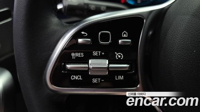 Mercedes-Benz A-Class 2021 — photo 25