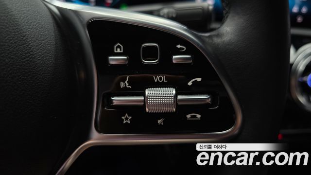 Mercedes-Benz A-Class 2021 — photo 26