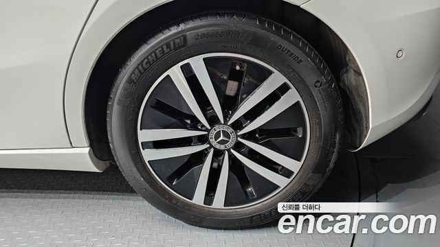 Mercedes-Benz A-Class 2021 — photo 7