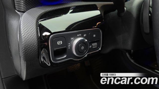 Mercedes-Benz A-Class 2021 — photo 27