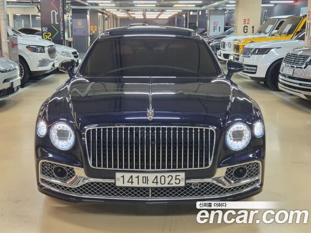 Bentley Flying Spur 2023 — photo 2