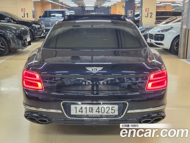 Bentley Flying Spur 2023 — photo 4