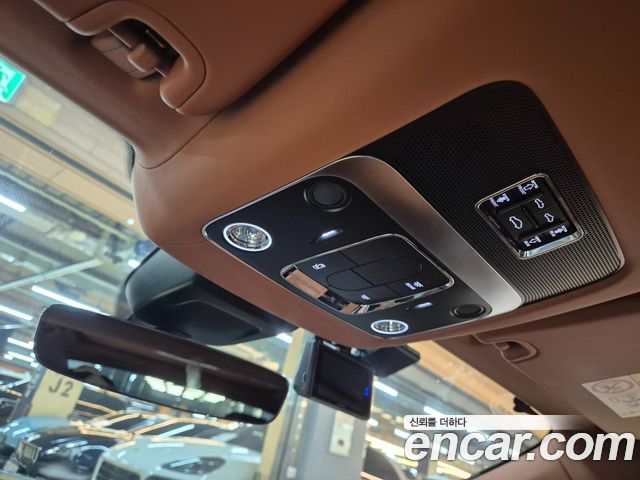 Bentley Flying Spur 2023 — photo 13