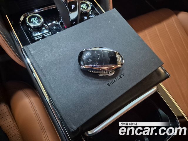 Bentley Flying Spur 2023 — photo 14