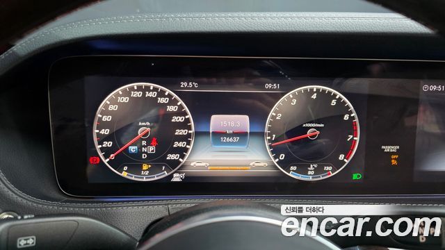 Mercedes-Benz S-Class 2019 — photo 11