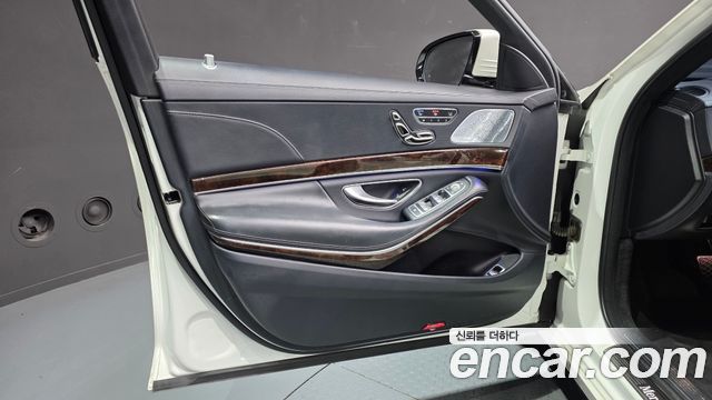 Mercedes-Benz S-Class 2019 — photo 14