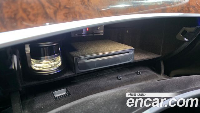 Mercedes-Benz S-Class 2019 — photo 27
