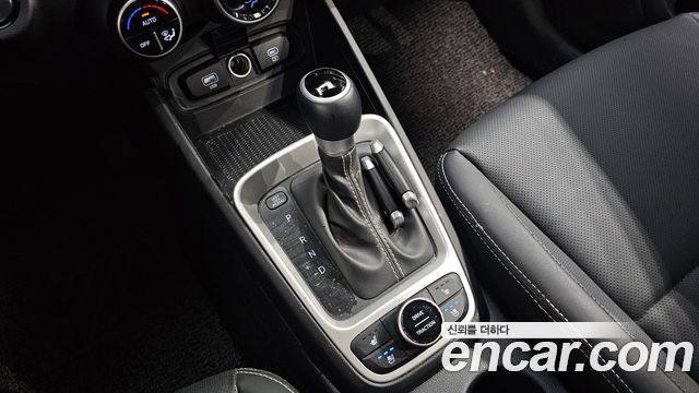 Hyundai Venue 2025 — photo 12
