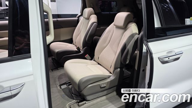 Kia Canival 2025 — photo 18