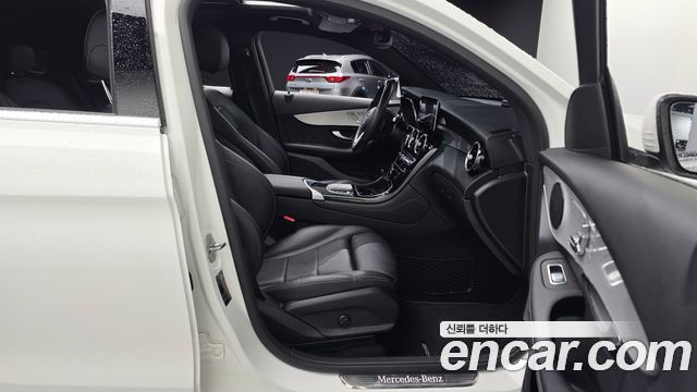 Mercedes-Benz GLC-Class 2020 — photo 17