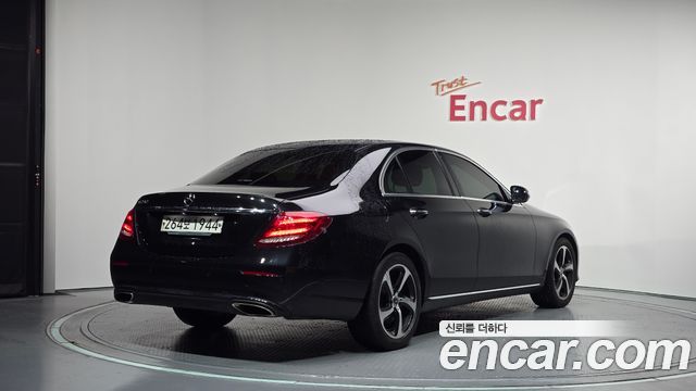Mercedes-Benz E-Class 2020 — photo 2