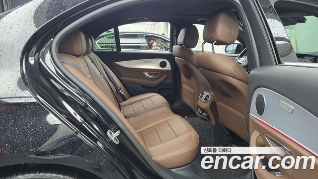 Mercedes-Benz E-Class 2020 — photo 17