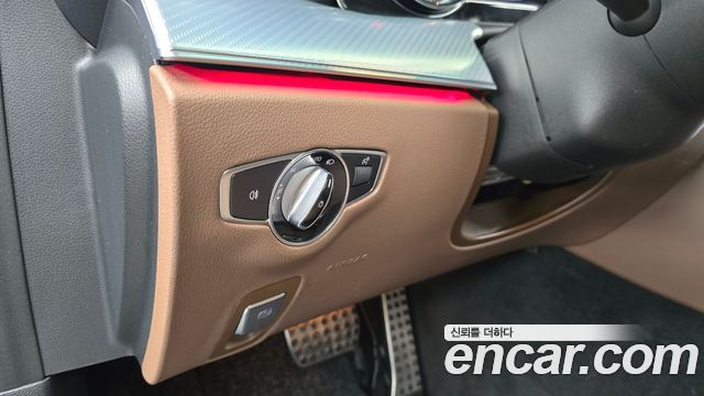 Mercedes-Benz E-Class 2020 — photo 23