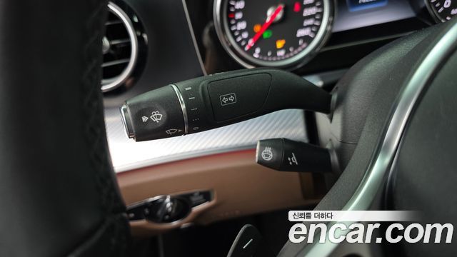 Mercedes-Benz E-Class 2020 — photo 24