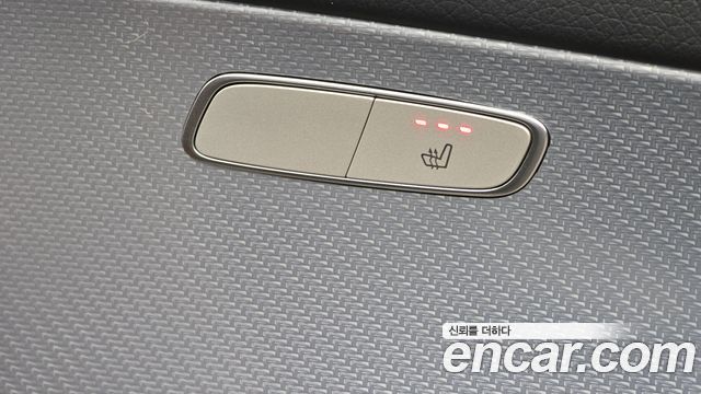Mercedes-Benz E-Class 2020 — photo 25