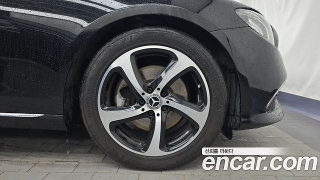 Mercedes-Benz E-Class 2020 — photo 7