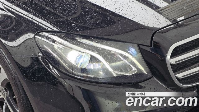 Mercedes-Benz E-Class 2020 — photo 8