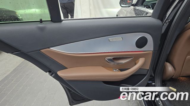 Mercedes-Benz E-Class 2020 — photo 15