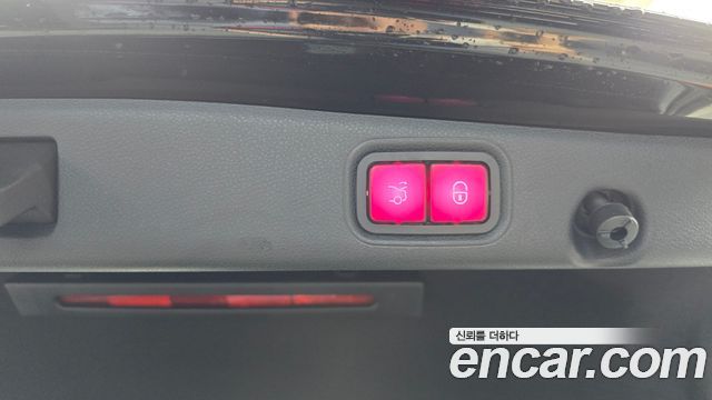 Mercedes-Benz E-Class 2020 — photo 30