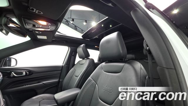 Jeep Compass 2022 — photo 24