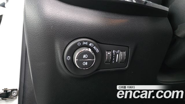 Jeep Compass 2022 — photo 28