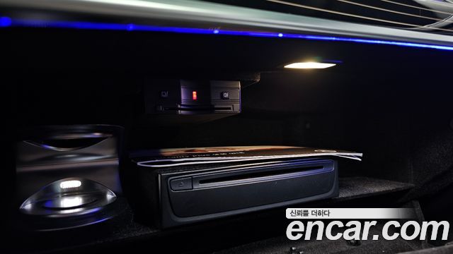 Mercedes-Benz S-Class 2020 — photo 35