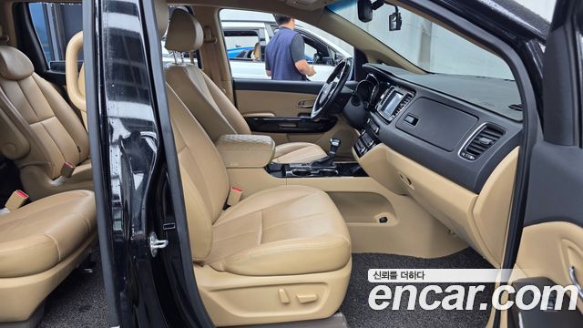 Kia Canival 2019 — photo 17