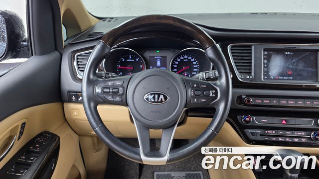 Kia Canival 2019 — photo 19