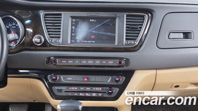 Kia Canival 2019 — photo 20