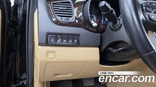 Kia Canival 2019 — photo 23