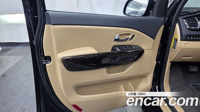 Kia Canival 2019 — photo 14