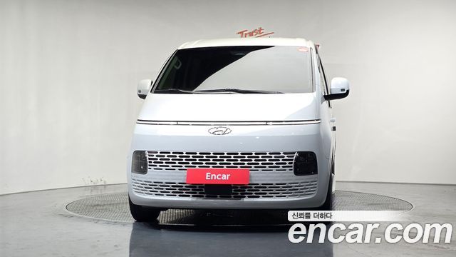 Hyundai Staria 2023 — photo 3