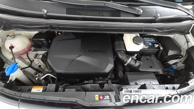 Hyundai Staria 2023 — photo 6